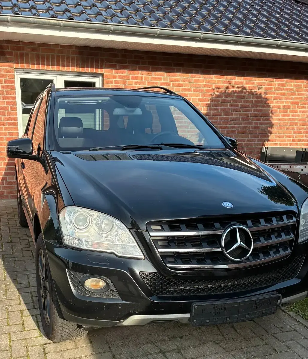 Gebraucht Mercedes ML280 198 PS (145 kW) 2008 Schwarz SUV