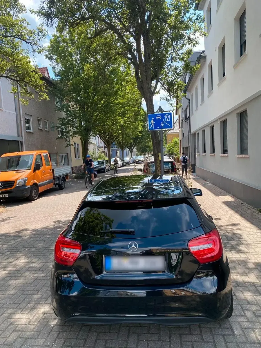 Gebraucht Mercedes A200 136 PS (100 kW) 2013 Schwarz Kleinwagen
