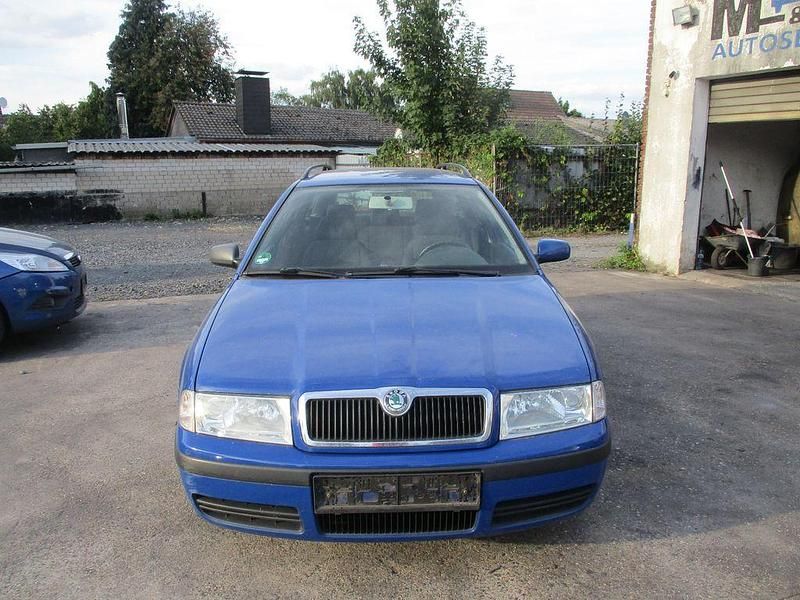 Blau Gebraucht 2005 Skoda Octavia Tour Kombi | 1.200 € (Fairer Preis) - Bild 1/4