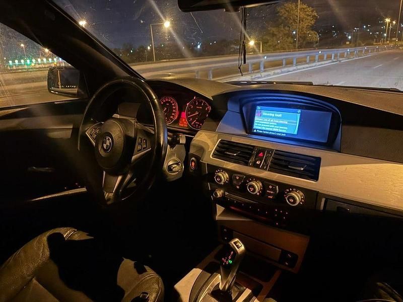 Gebraucht BMW 550 330 PS (242 kW) 2009 Schwarz Limousine