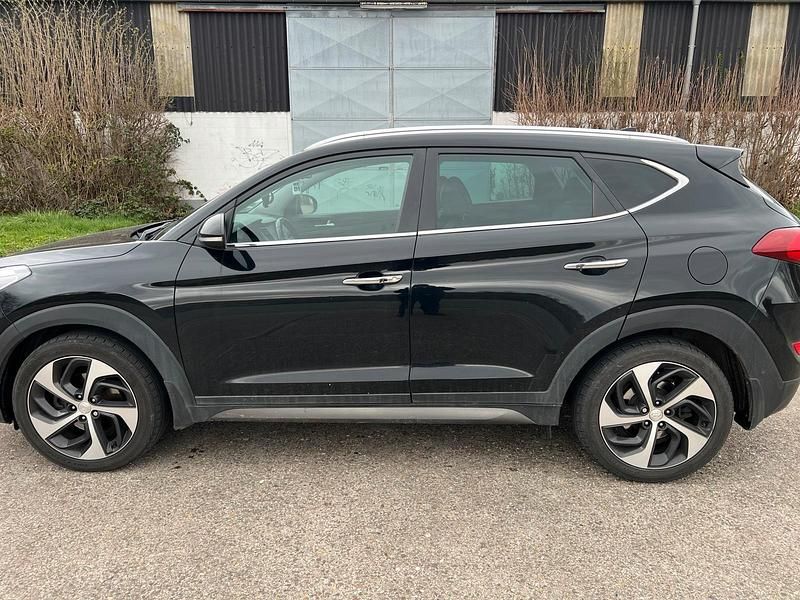 Gebraucht Hyundai Tucson 150 PS (110 kW) 2016 Schwarz SUV