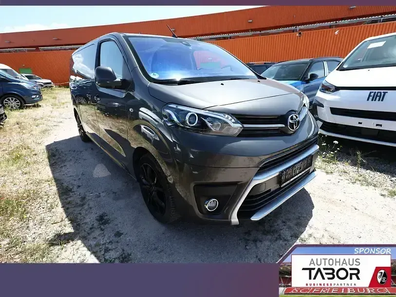 Gebraucht Toyota Proace Verso Executive 177 PS (130 kW) 2024 Grau Kombi
