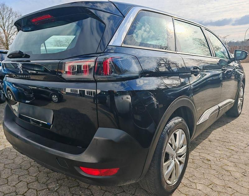 Gebraucht Peugeot 5008 131 PS (96 kW) 2022 Schwarz SUV