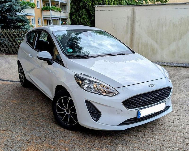 Gebraucht Ford Fiesta Trend 71 PS (52 kW) 2018 Weiß Kleinwagen