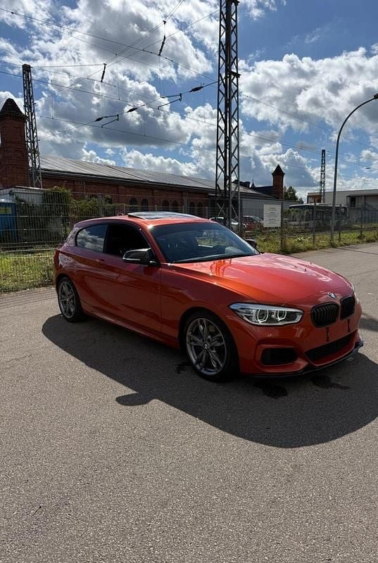 Orange Gebraucht 2016 BMW M140 M Sport Coupé | 28.500 € (Guter Preis) - Bild 1/4