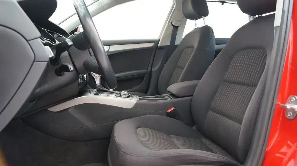 Gebraucht Audi A4 Ambiente 224 PS (164 kW) 2014 Rot Kombi