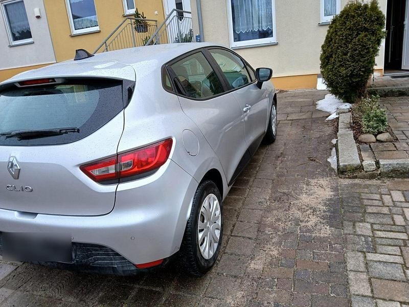 Gebraucht Renault Clio IV Dynamique 73 PS (53 kW) 2013 Silber Limousine