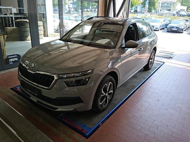 Grau Gebraucht 2021 Skoda Kamiq Drive SUV | 17.990 € (Fairer Preis) - Bild 1/4