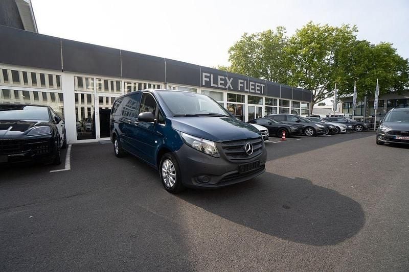 Blau Gebraucht 2019 Mercedes Vito Van / Kleinbus | 19.490 € (Superpreis) - Bild 1/4