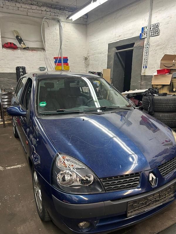 Blau Gebraucht 2003 Renault Clio II Kleinwagen | 1.100 € (Guter Preis) - Bild 1/4