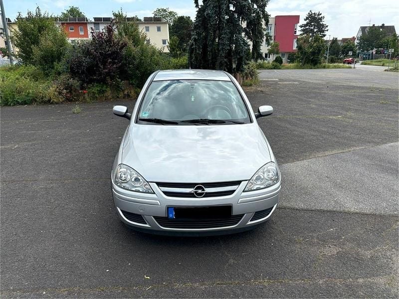Second-hand Opel Corsa 80 CP (58 kW) 2005 Argintiu Hatchback