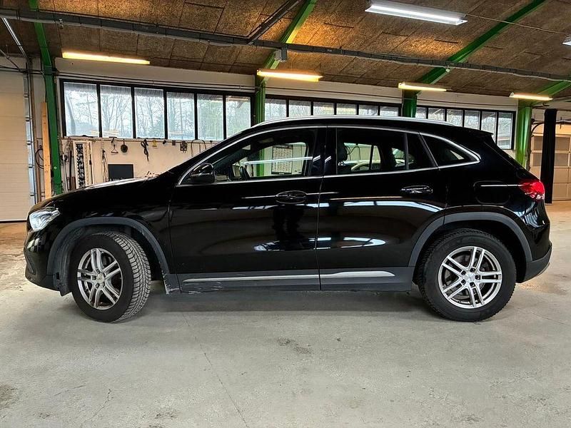 Gebraucht Mercedes GLA220 190 PS (139 kW) 2020 Schwarz SUV