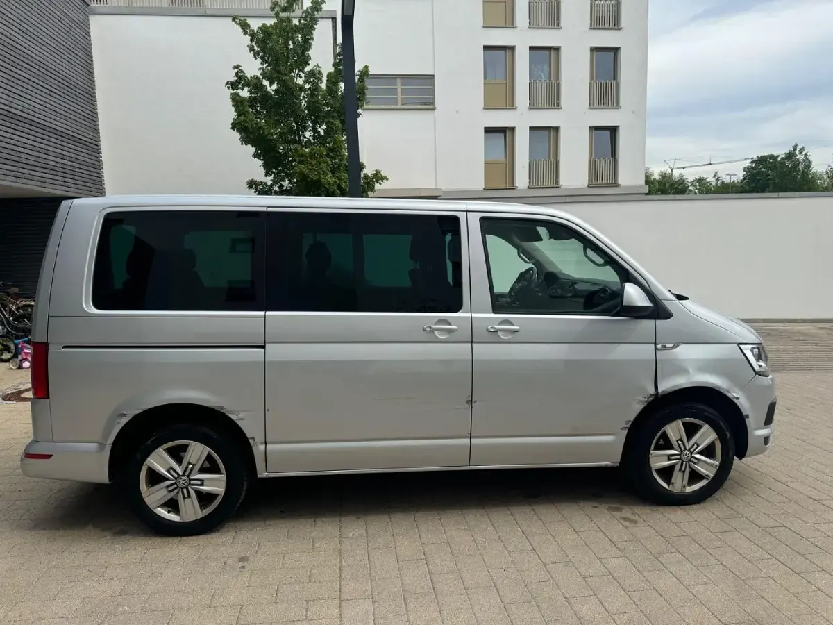 Gebraucht VW T6 150 PS (110 kW) 2016 Silber Van