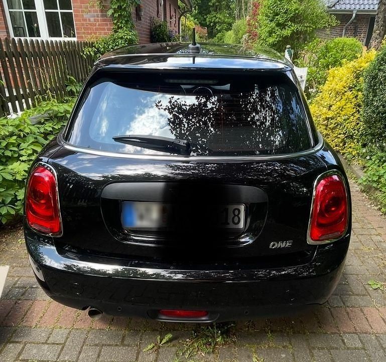 Usado Mini ONE 102 CV (75 kW) 2020 Negro Utilitario