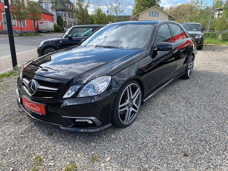 Gebraucht Mercedes E500 Avantgarde 387 PS (284 kW) 2009 Schwarz Limousine