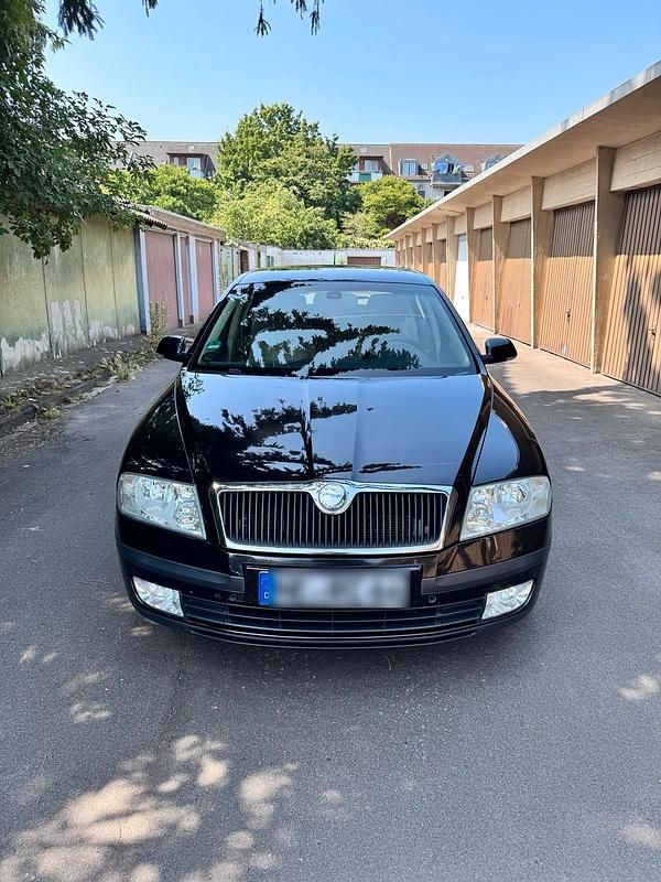 Schwarz Gebraucht 2006 Skoda Octavia Limousine | 1.200 € (Superpreis) - Bild 1/4