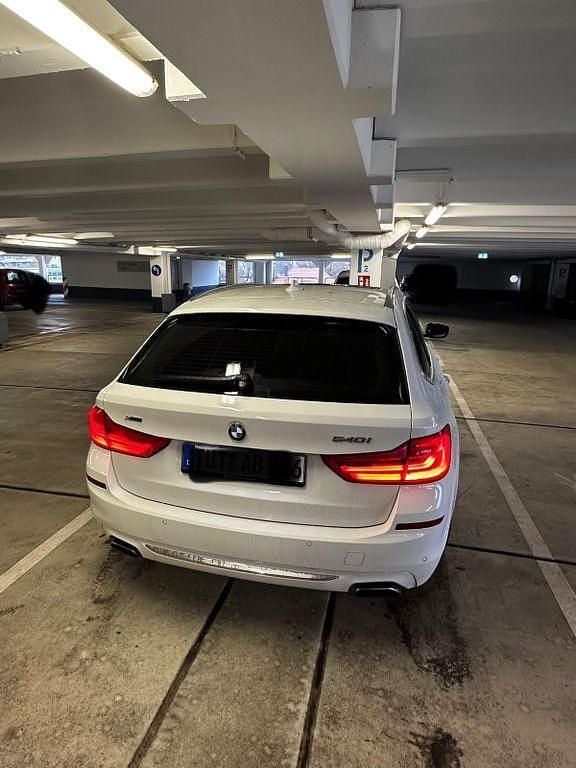 Gebraucht BMW 540 340 PS (250 kW) 2017 Weiß Kombi