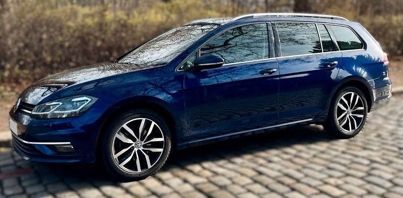Gebraucht VW Golf VII Highline 150 PS (110 kW) 2019 Blau Kombi