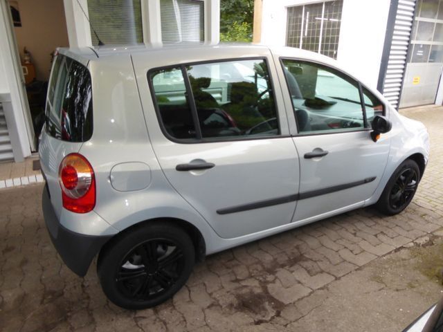 Gebraucht Renault Modus 75 PS (55 kW) 2005 Silber Van / Kleinbus