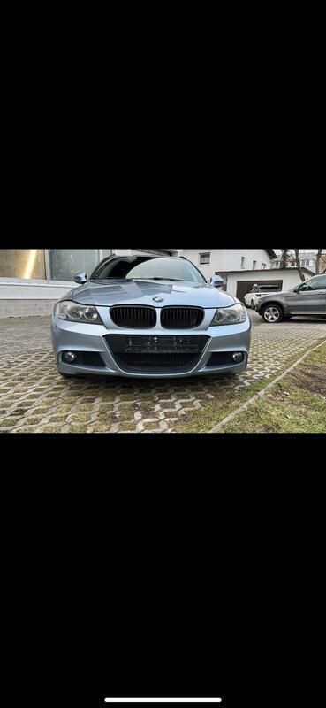 Blau Gebraucht 2011 BMW 320 M Sport Kombi | 8.800 € - Bild 1/4
