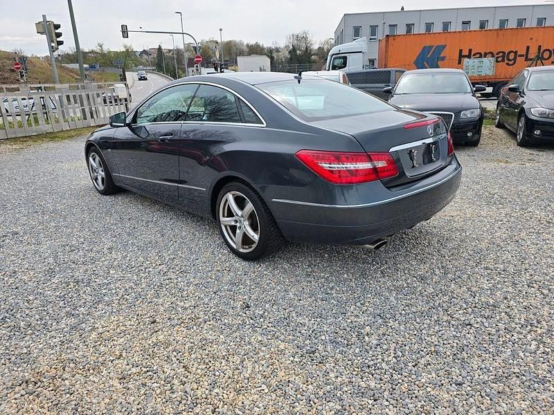 Second-hand Mercedes E250 204 CP (150 kW) 2010 Gri Coupe