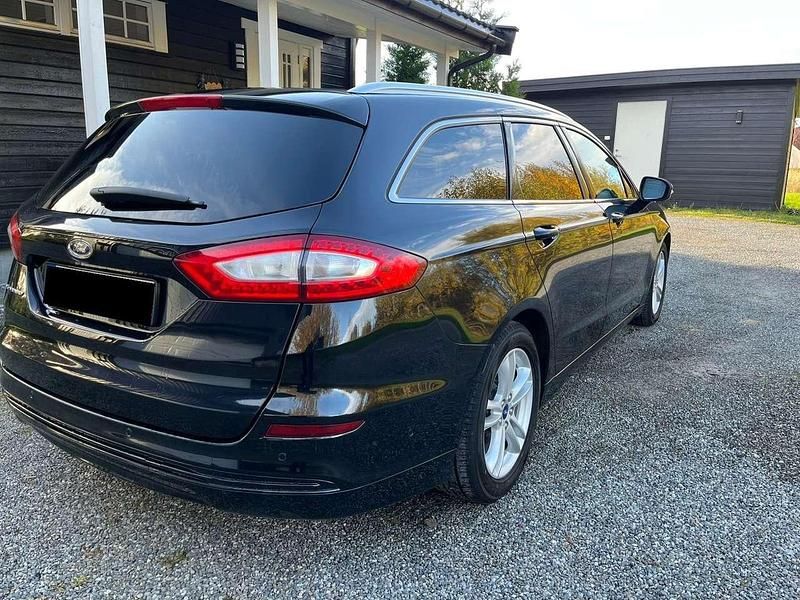 Gebraucht Ford Mondeo Titanium 116 PS (85 kW) 2015 Schwarz Kombi