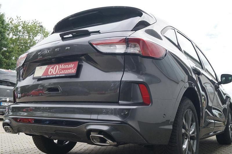 Gebraucht Ford Kuga ST-Line 151 PS (111 kW) 2023 Grau SUV