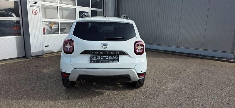 Gebraucht Dacia Duster Celebration 150 PS (110 kW) 2021 Weiß SUV