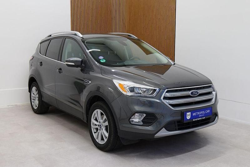 Grau Gebraucht 2017 Ford Kuga Trend SUV | 11.790 € (Guter Preis) - Bild 1/4