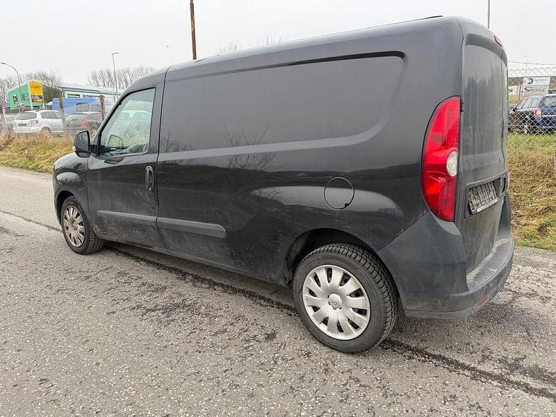Gebraucht Opel Combo Selection 90 PS (66 kW) 2014 Schwarz Van / Kleinbus