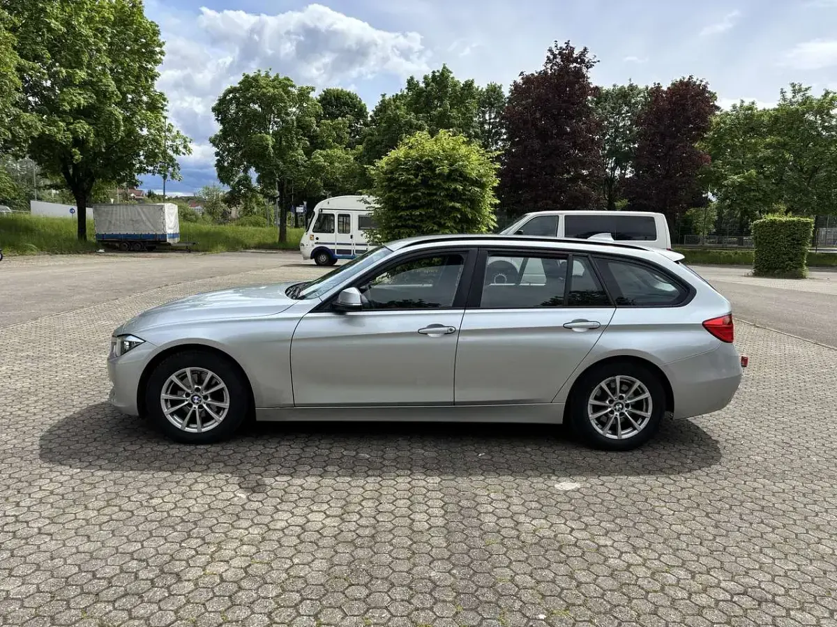 Gebraucht BMW 318 Basis 143 PS (105 kW) 2014 Grau Kombi
