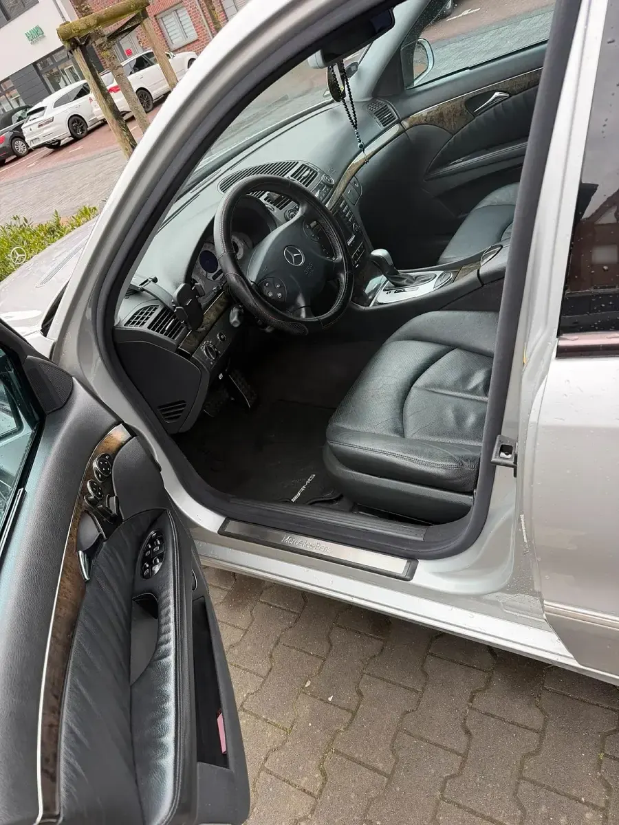 Gebraucht Mercedes 320 248 PS (182 kW) 2005 Grau Limousine