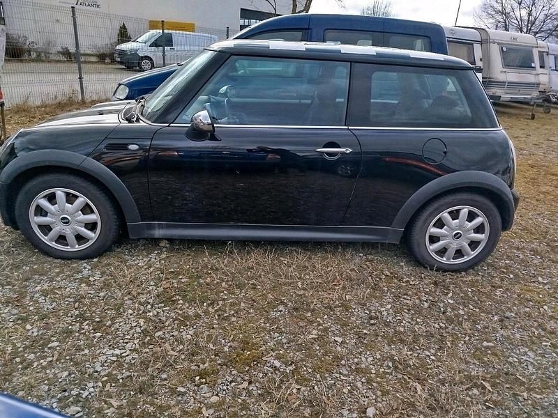 Gebraucht Mini ONE 90 PS (66 kW) 2004 Schwarz Kleinwagen