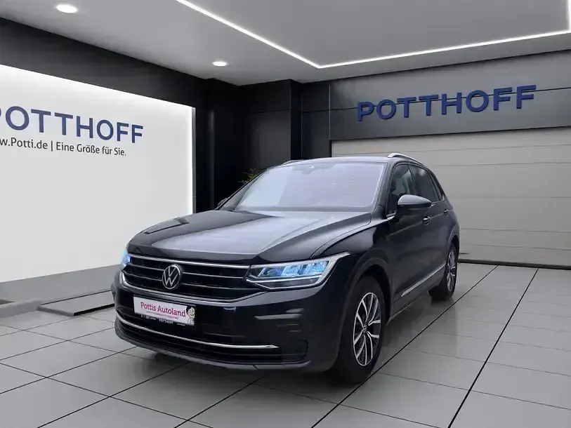 Gebraucht VW Tiguan Life 150 PS (110 kW) 2022 Schwarz SUV