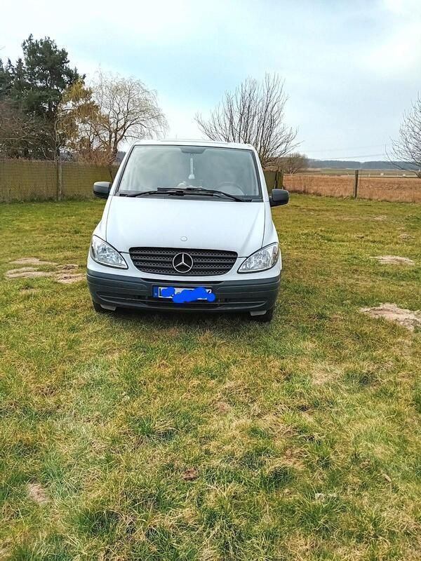 Weiß Gebraucht 2010 Mercedes Vito Van / Kleinbus | 6.500 € (Fairer Preis) - Bild 1/4