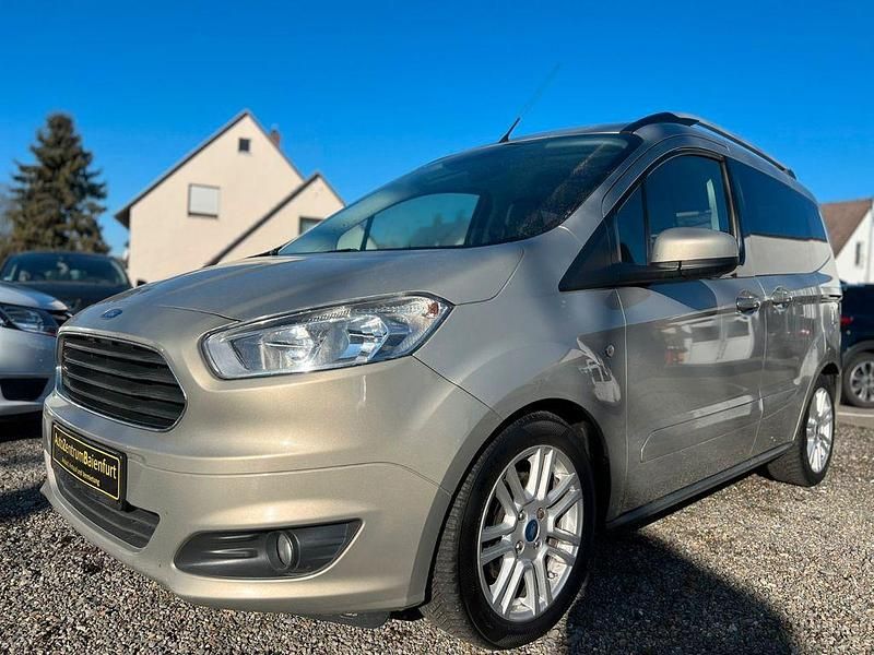 Gebraucht Ford Tourneo Courier Titanium 101 PS (74 kW) 2015 Silber Van / Kleinbus
