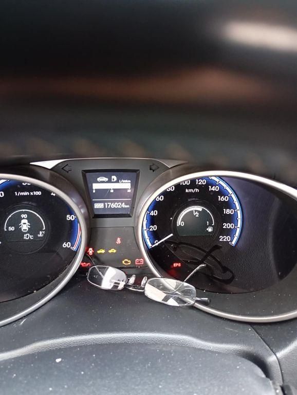 Grau Gebraucht 2012 Hyundai ix35 Comfort SUV | 7.000 € (Fairer Preis) - Bild 1/4