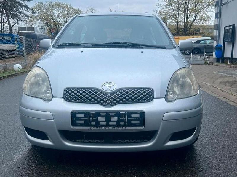 Gebraucht Toyota Yaris Sol 87 PS (63 kW) 2005 Silber Kleinwagen