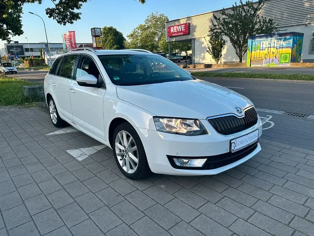 Gebraucht Skoda Octavia Ambition 150 PS (110 kW) 2015 Weiß Kombi
