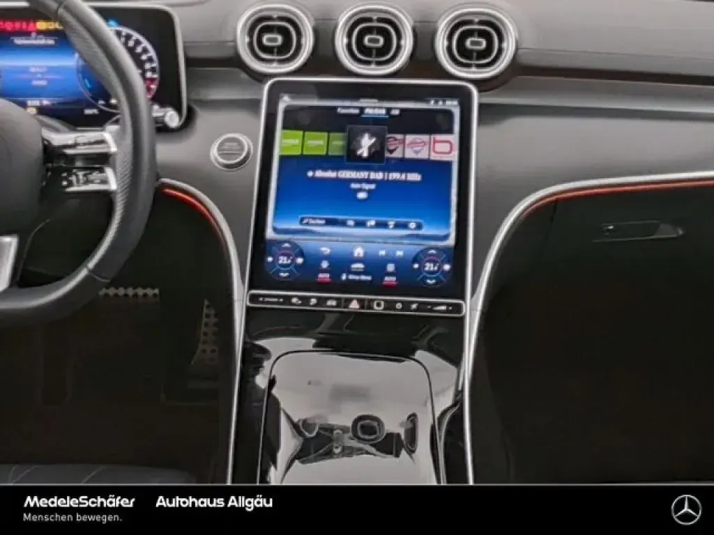 Gebraucht Mercedes E400 AMG 252 PS (185 kW) 2024 Lack hightechsilber (metallic) Limousine