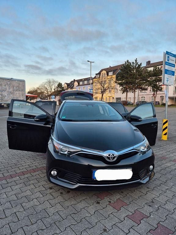 Gebraucht Toyota Auris 111 PS (81 kW) 2016 Schwarz Limousine