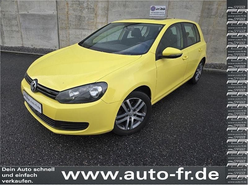 Gelb Gebraucht 2010 VW Golf Trendline Limousine | 5.490 € (Fairer Preis) - Bild 1/4