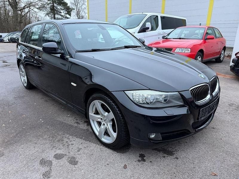 Schwarz Gebraucht 2010 BMW 330 M Sport Kombi | 7.999 € (Superpreis) - Bild 1/4