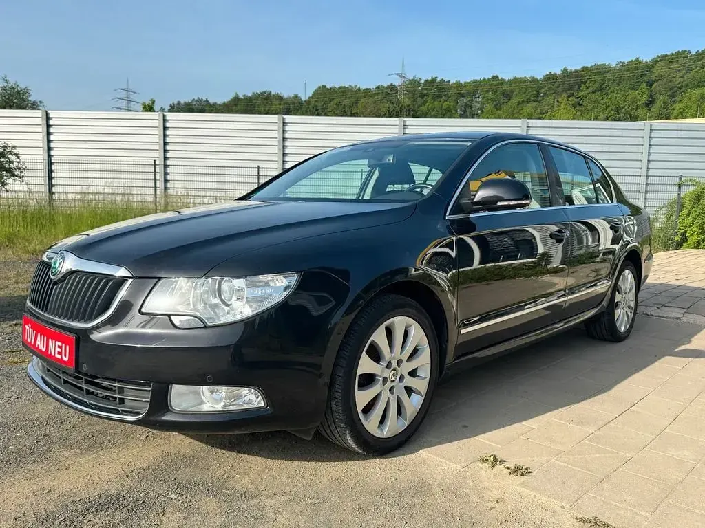 Gebraucht Skoda Superb Elegance 160 PS (117 kW) 2011 Schwarz Limousine