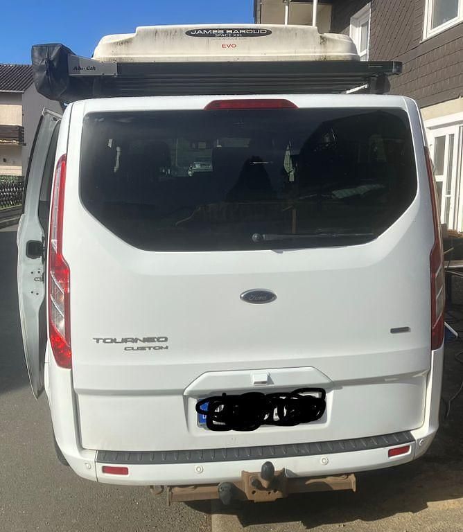 Gebraucht Ford Tourneo 170 PS (125 kW) 2018 Weiß Van / Kleinbus