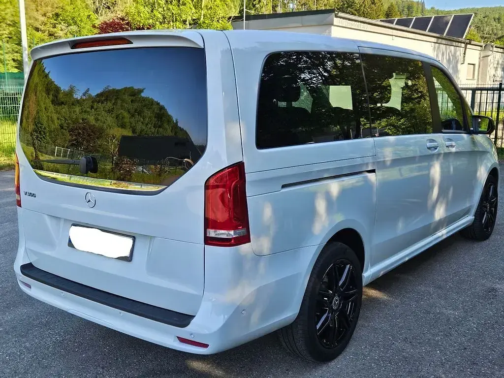 Gebraucht Mercedes V300 AMG line 239 PS (175 kW) 2021 Weiß Van / Kleinbus