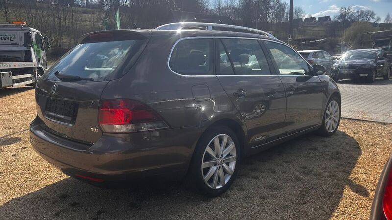 Gebraucht VW Golf VI Highline 105 PS (77 kW) 2010 Toffeebraun Kleinwagen