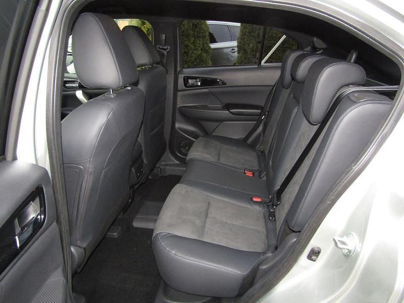 Gebraucht Mitsubishi Eclipse Cross Plus 188 PS (138 kW) 2023 Weiß SUV