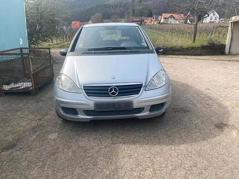 Silber Gebraucht 2006 Mercedes A150 Limousine | 700 € (Superpreis) - Bild 1/4