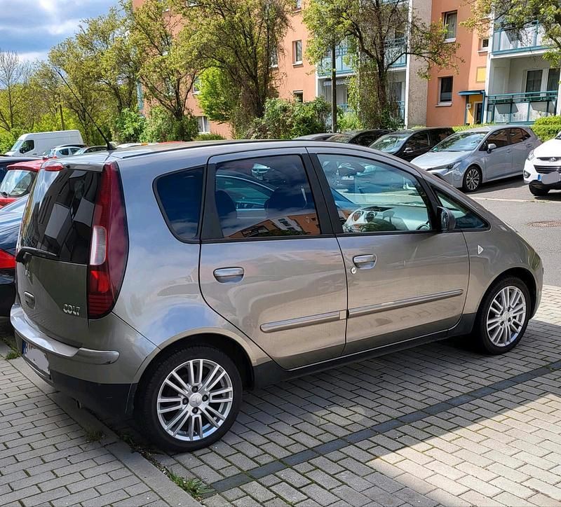 Gebraucht Mitsubishi Colt 95 PS (69 kW) 2008 Grau Kleinwagen